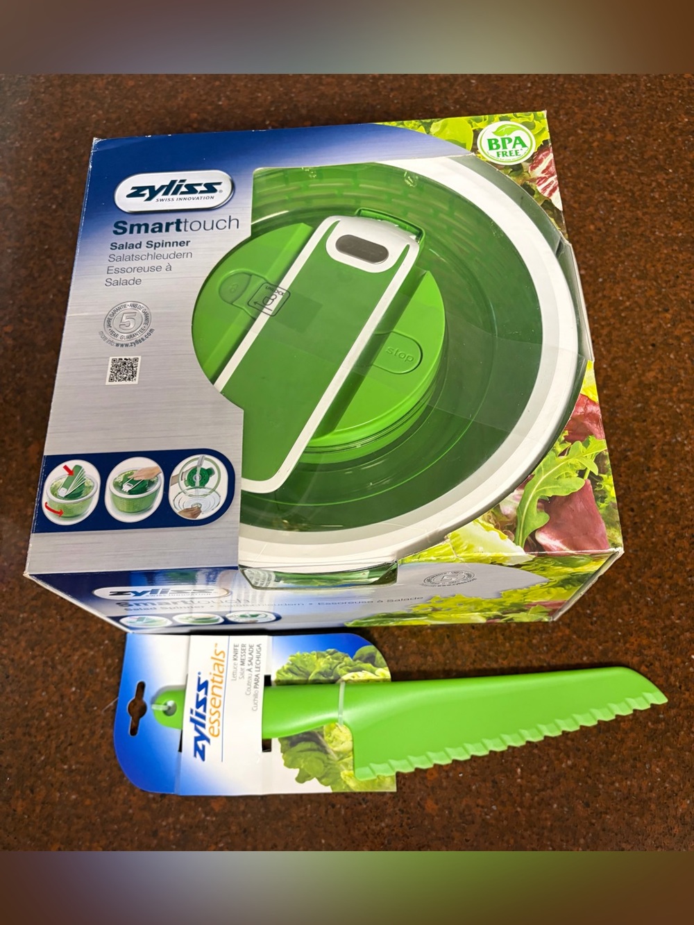 Zyliss Smart Touch Green Salad Spinner 4 -6 Servings & a bonus Green Salad Knife